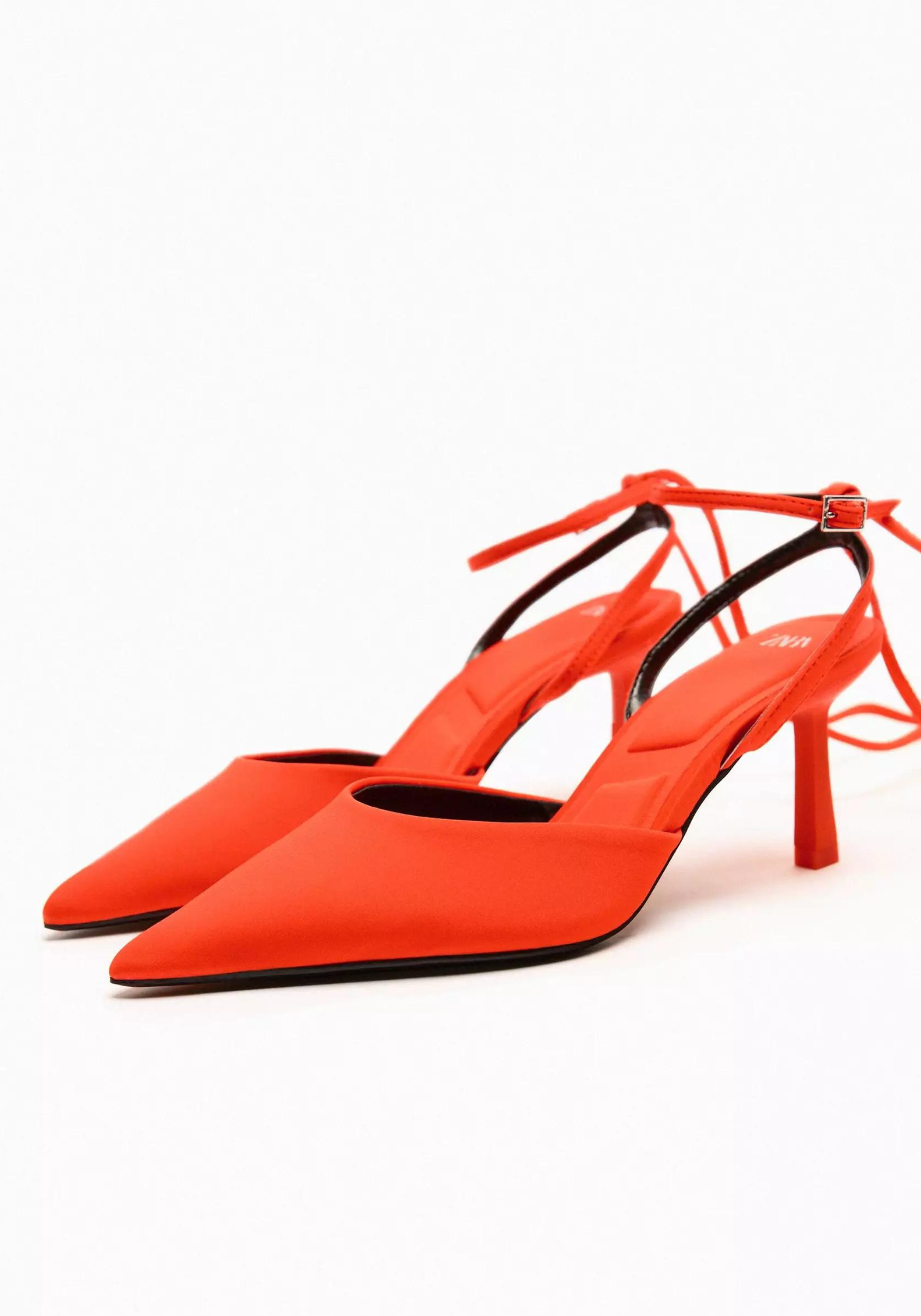 Talons à bretelles