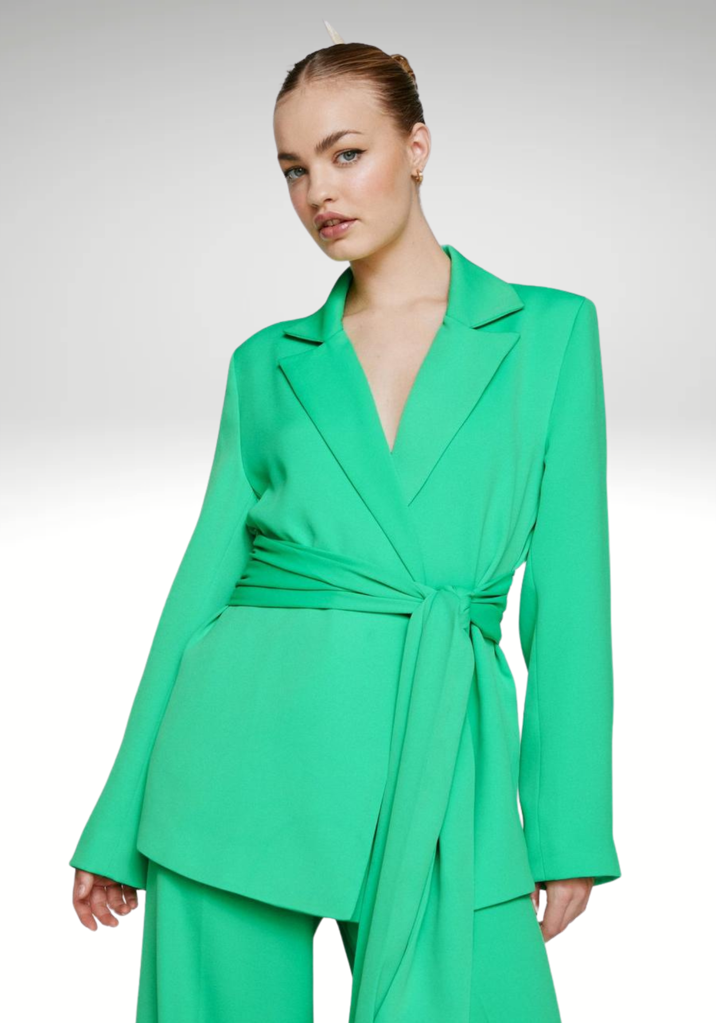 Blazer satiné à ceinture